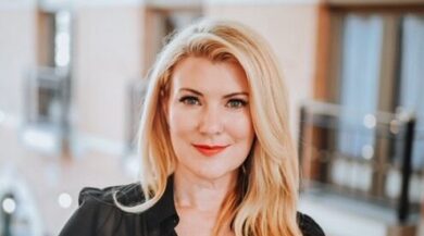 Amy Parsons Headshot