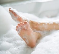 Feet in a bathtub 